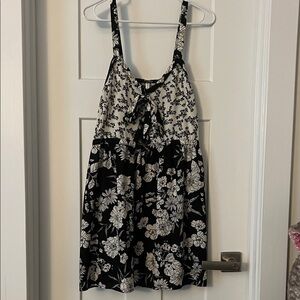 Xhilaration Monochrome Floral Top